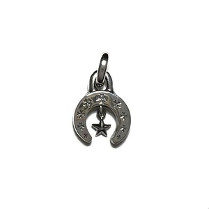 CONSIGLIERE/Horse shoe with star pendant