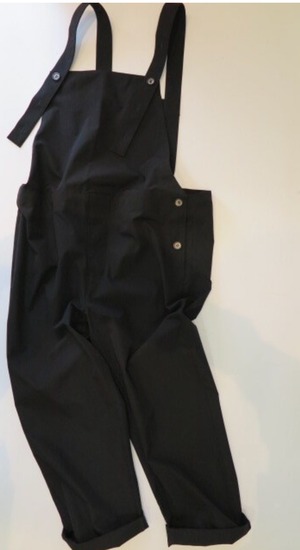 voiry over all  black