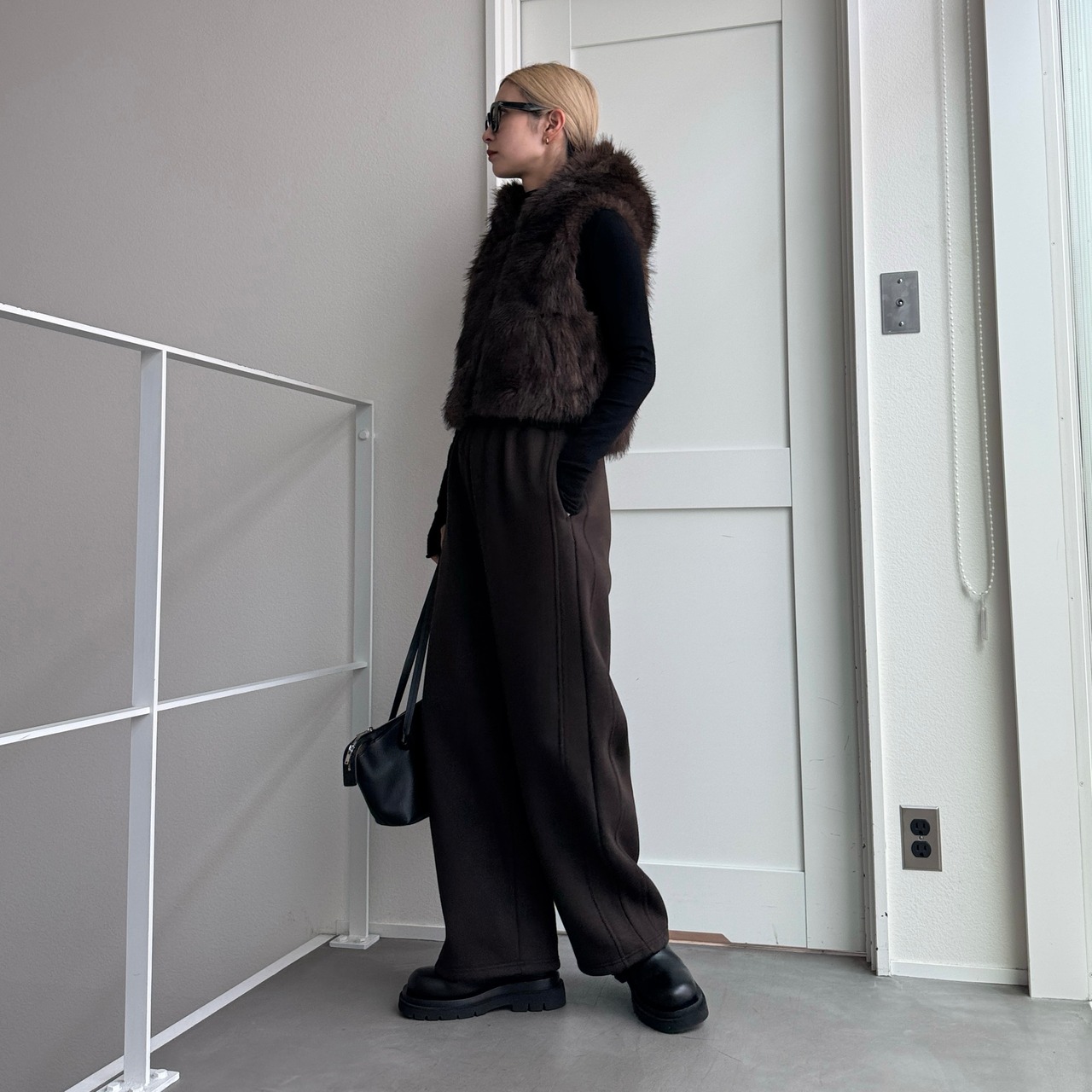 【東京先行販売】ショート丈Wzipエコファーフーディーvest/ブラウン