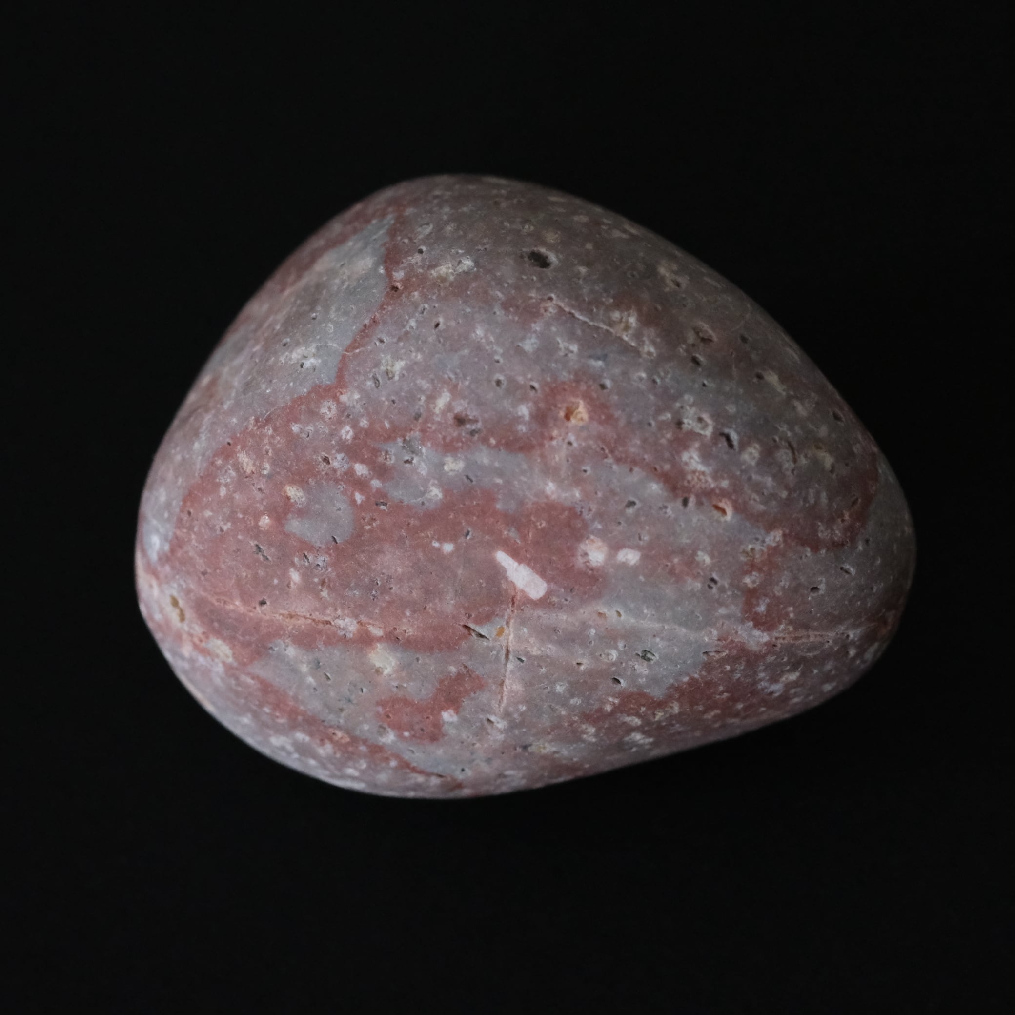 姫川薬石（赤虎） 〇 流紋岩質凝灰岩（りゅうもんがんしつぎょう