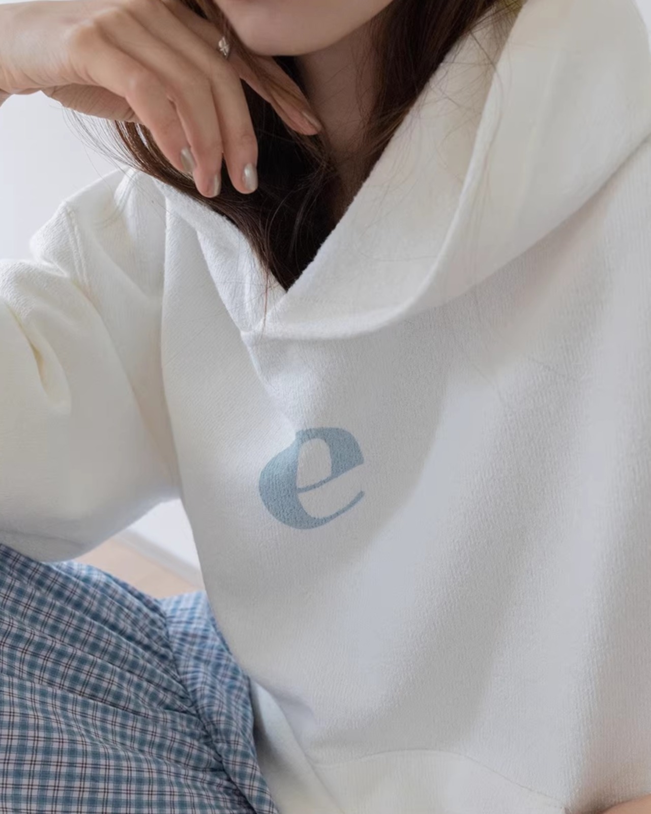 "e" hoodie　L0028