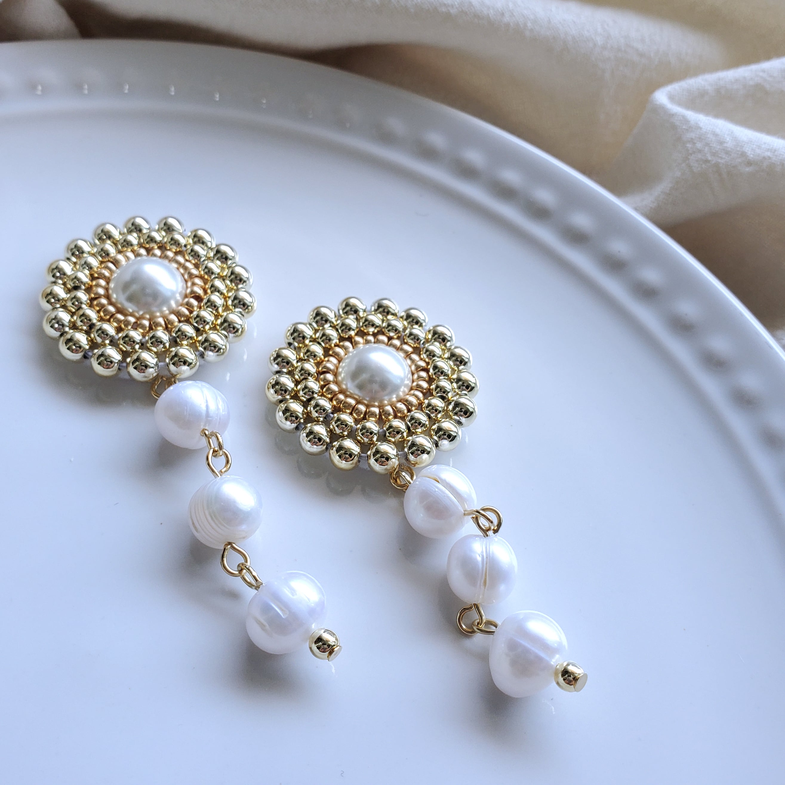 送料無料】pearl × gold pierce/earring 【刺繍ピアス】【刺繍