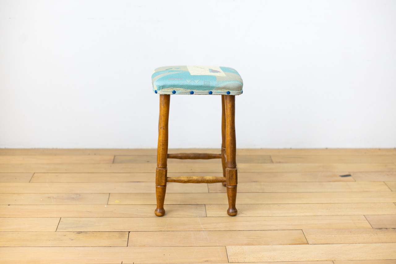 GOOD LUCK CHAIR 002