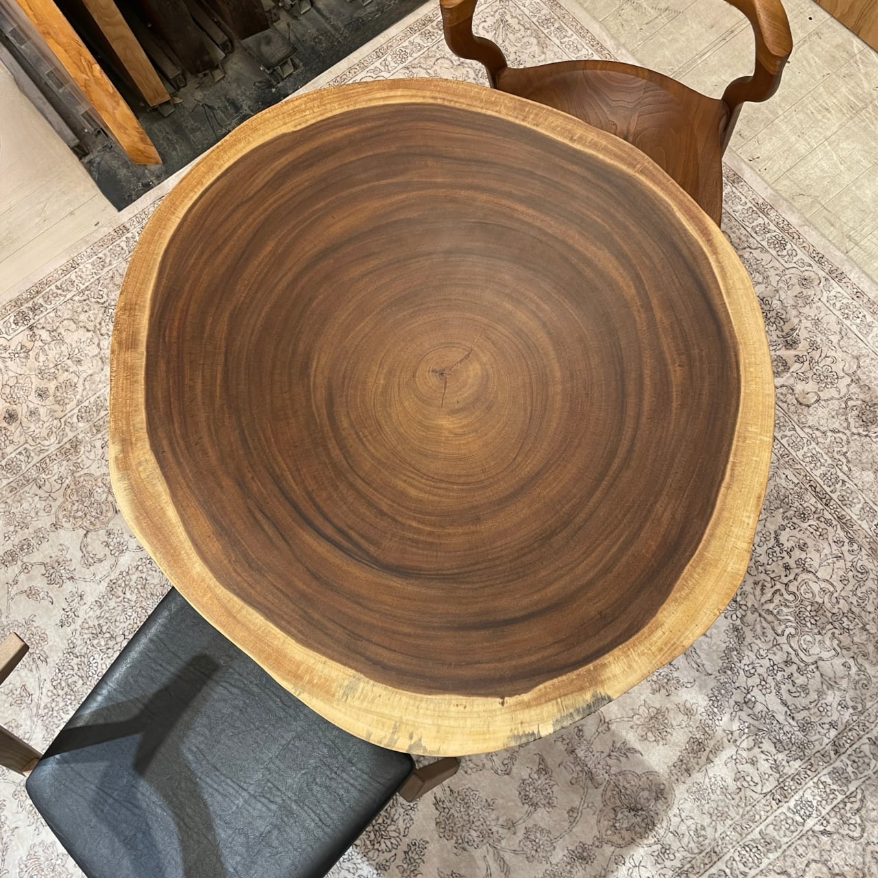 丸テーブル | 千年家具 - 一枚板 テーブル専門店