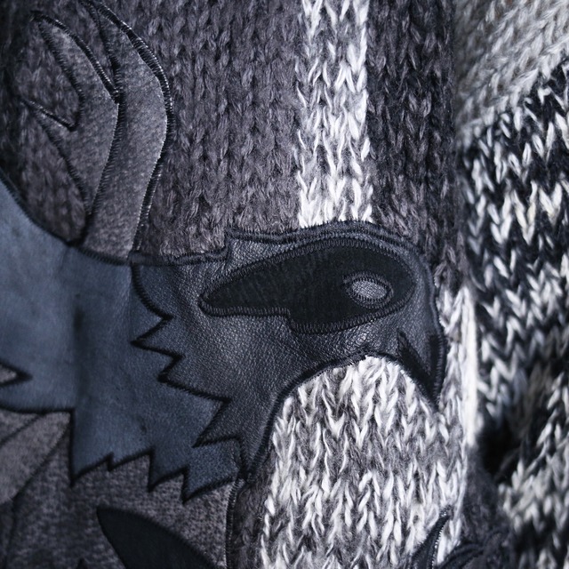 "leather×eagle" patchwork switching color knit pattern loose sweater