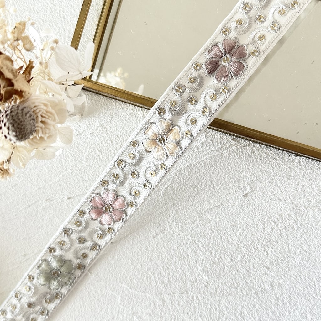 【本日限定】インド刺繍リボン　ロール販売　5本セット　ホワイト系④ 本日限定】インド刺繍リボン ロール販売 5本セット ホワイト系④