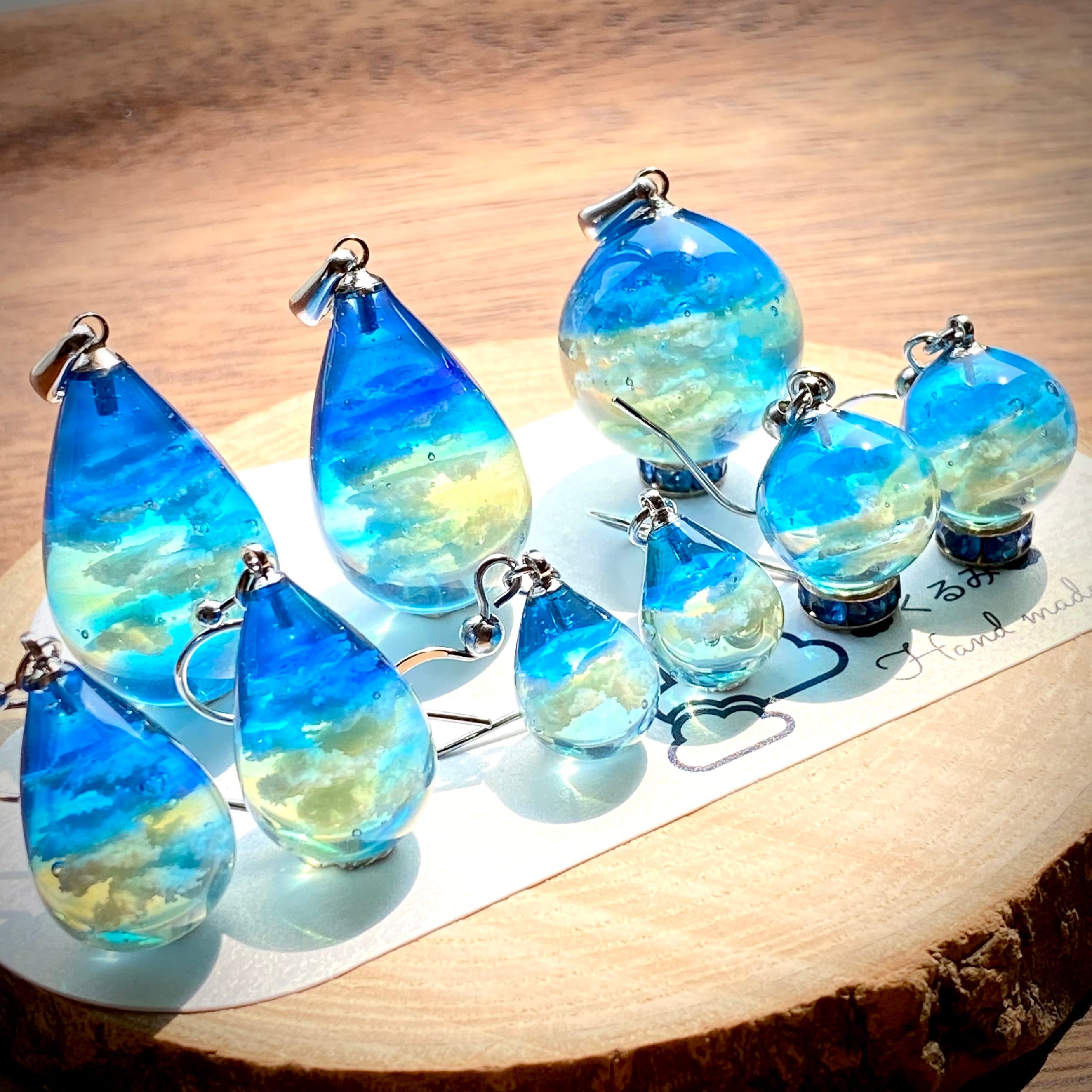 レジンピアス イヤリング 青空 しずく型 | Pay ID