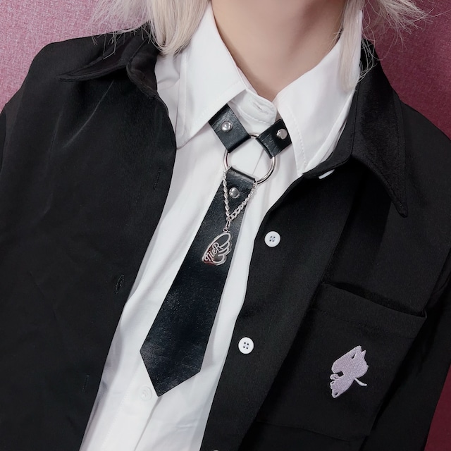 WINGチャーム付きPU LEATHER CHOKER【TIE】