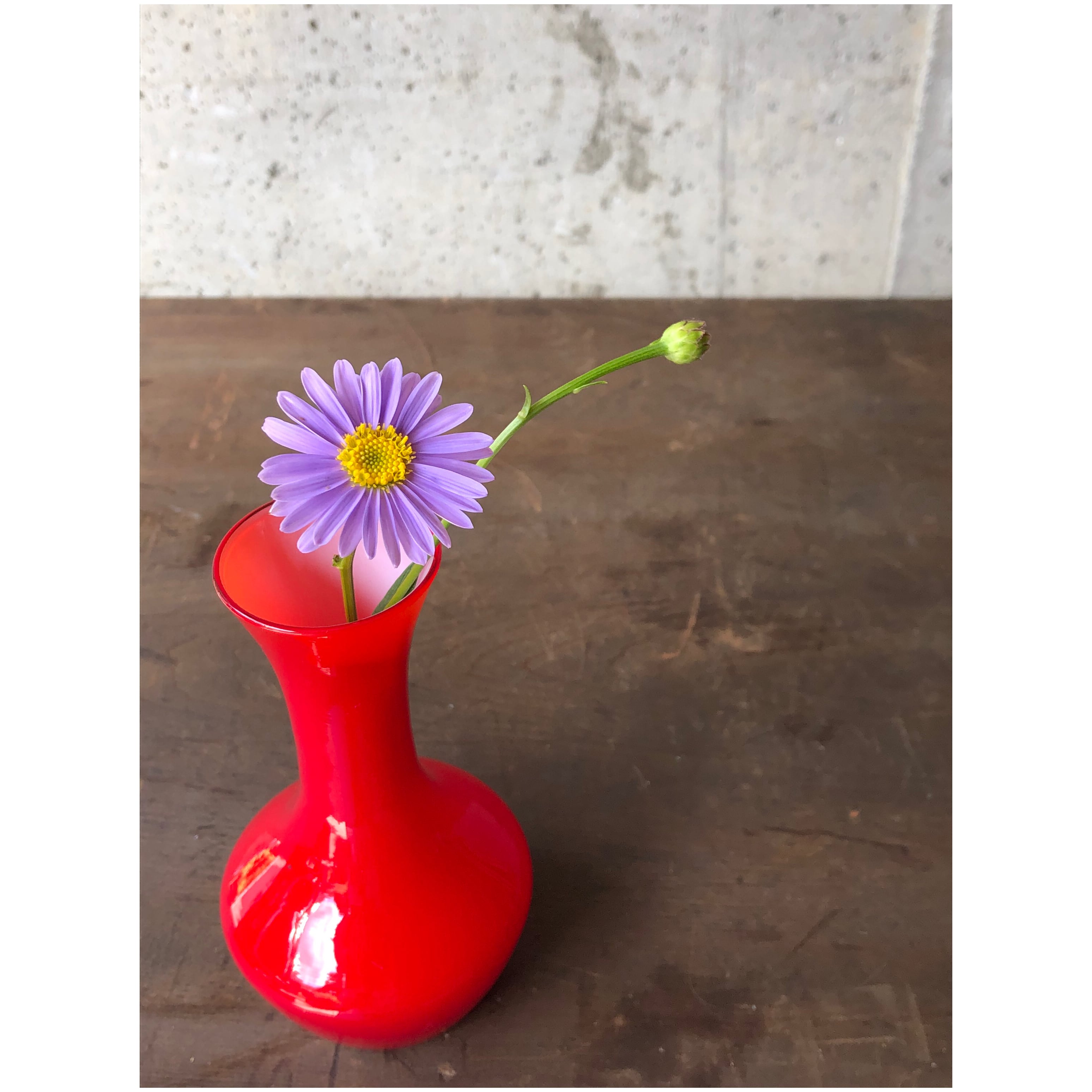 60年代後半 70年代 硝子の小さな花瓶 一輪挿し ガラス フラワーベース 赤色 昭和レトロポップ 当時物 インテリア Choice