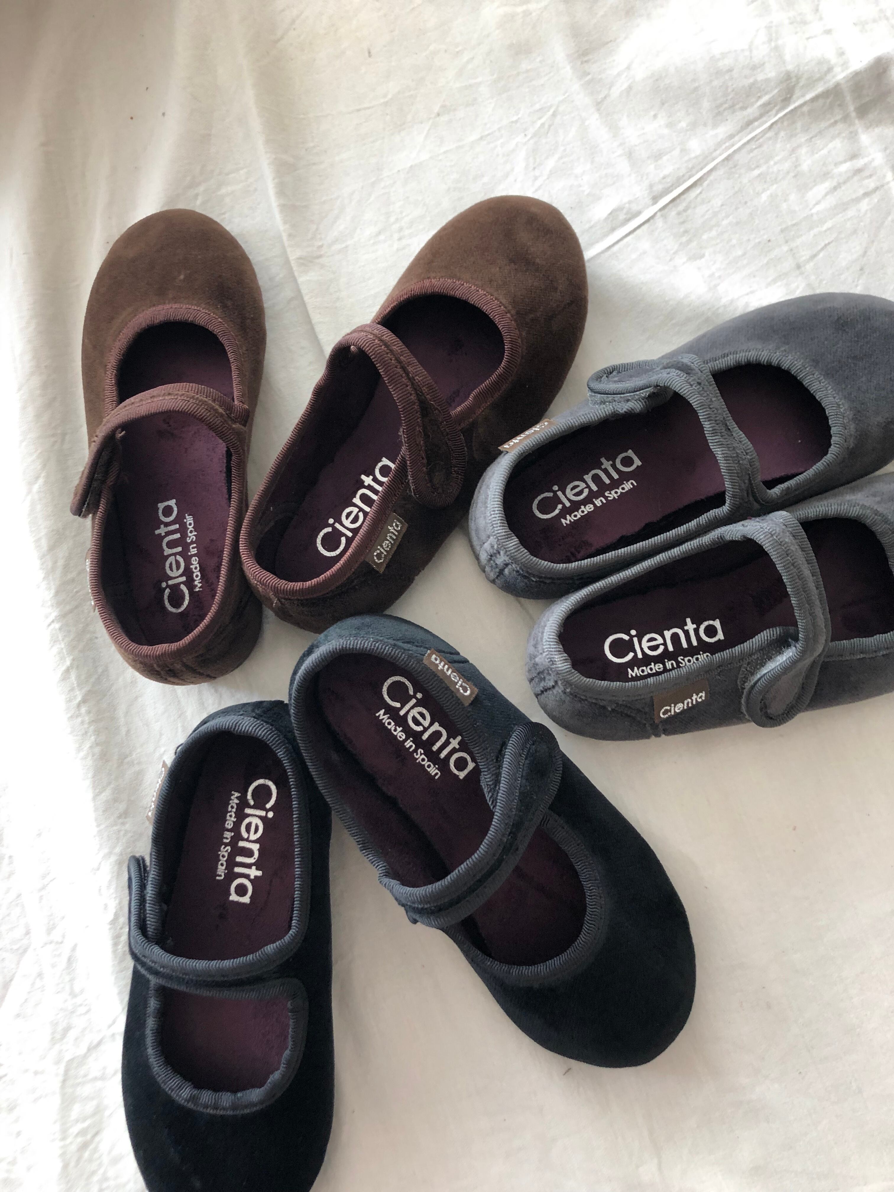 cienta】ベロアストラップシューズ23(14cm)〜34(21cm)size | CALLOW