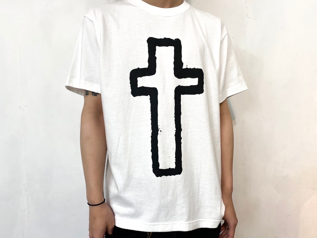 GODSIZE CROSS TEE [WHITE]