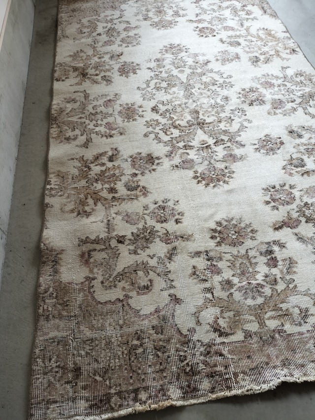 Turkish rug 254✕141cm No.412
