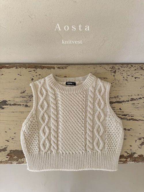 No.42 knit vest