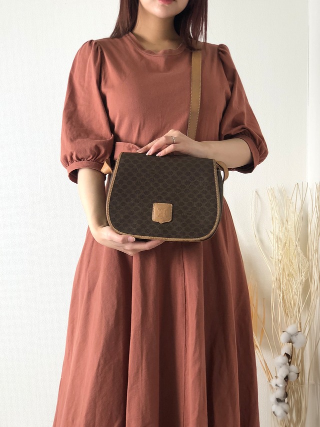 CELINE セリーヌ マカダム ブラゾン型押し レザー フラップ ショルダーバッグ ブラウン 2rmpx7