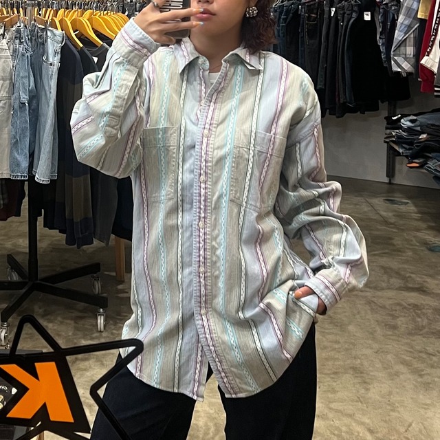 長袖シャツ