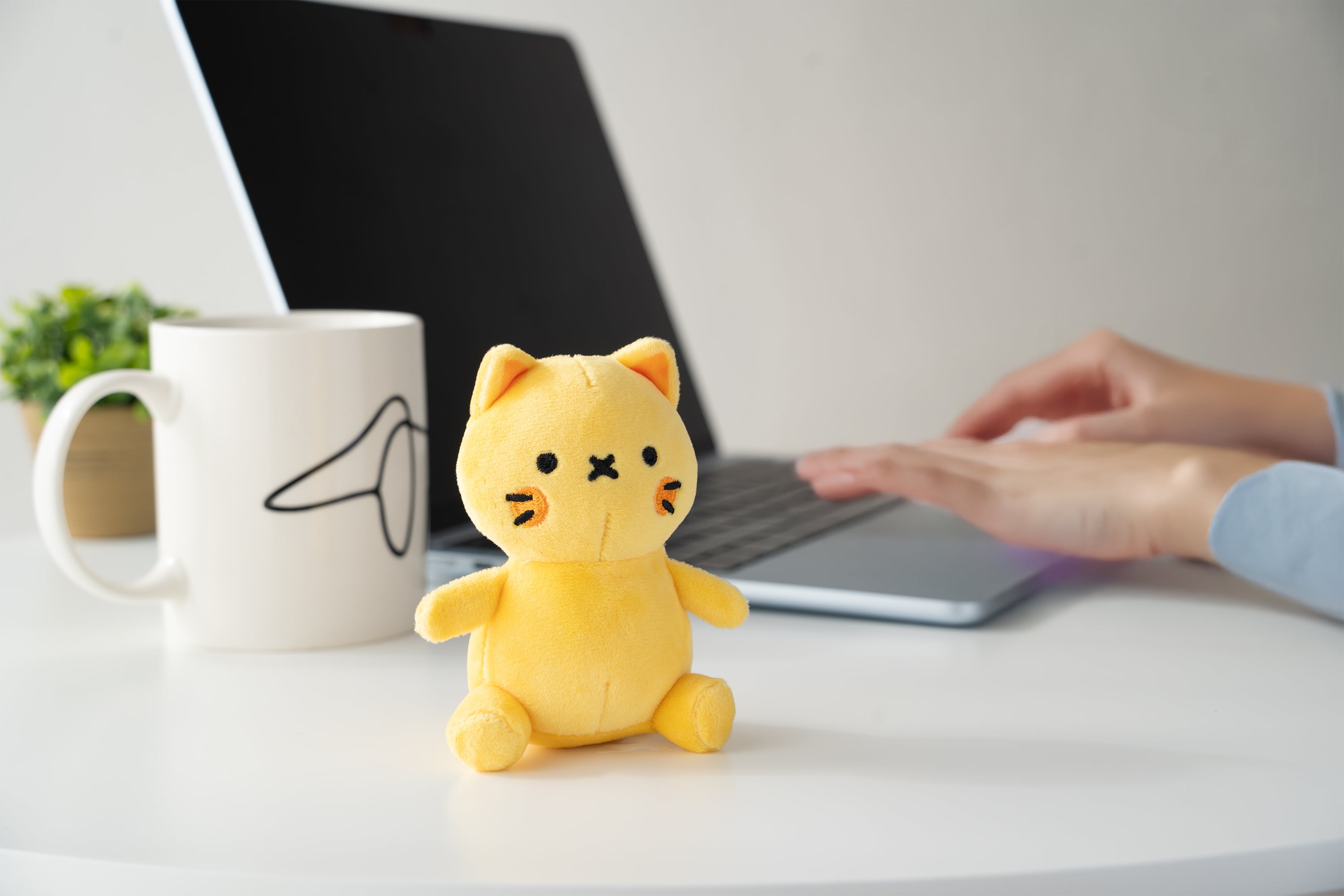 お座りリモにゃんミニぬいぐるみ | remolabo