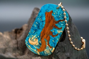 【カナダの象徴】ハードメープル スタビライズウッド ドッグタグ 象嵌 闊歩