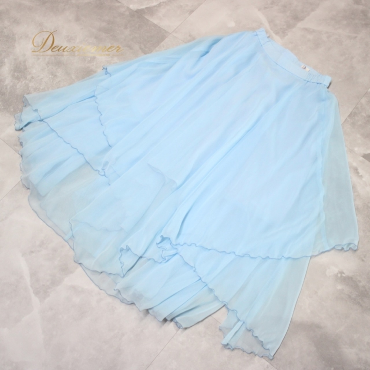 社交ダンス 衣装 スタンダード スカート レッスンウェア 女性用 オールシーズン 水色 ブルー系 練習着 無地 シンプル 清楚 上品 かわいい ポリエステル 軽量 デザイン スリット かわいいスタイル 合わせやすい 薄手 快適 おしゃれ カジュアル リラックス ウエストゴム 軽やか ボトムス ダンス用衣装 スカート丈 スカートスタイル