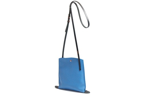 muku PAPIER 802　ブルー　シュリンクレザー　ポシェット