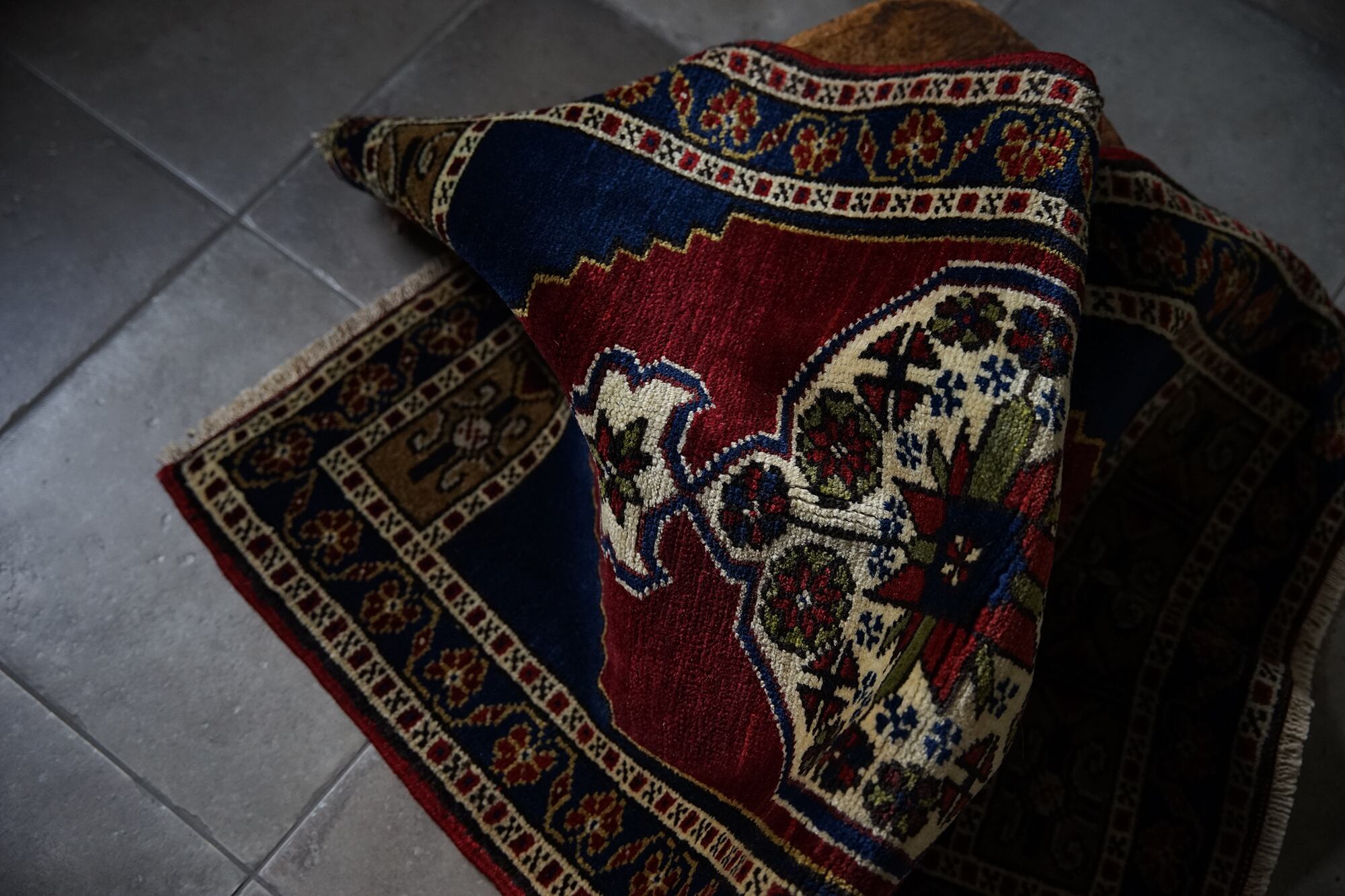 038 - Vintage Turkish rug