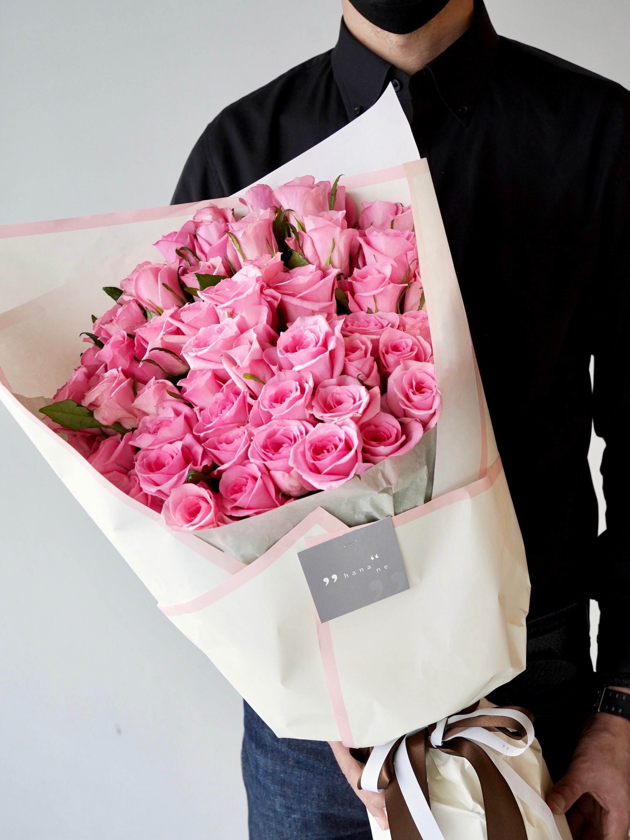 ピンクのバラ５０本の花束 花言葉 永遠 Hanane Online