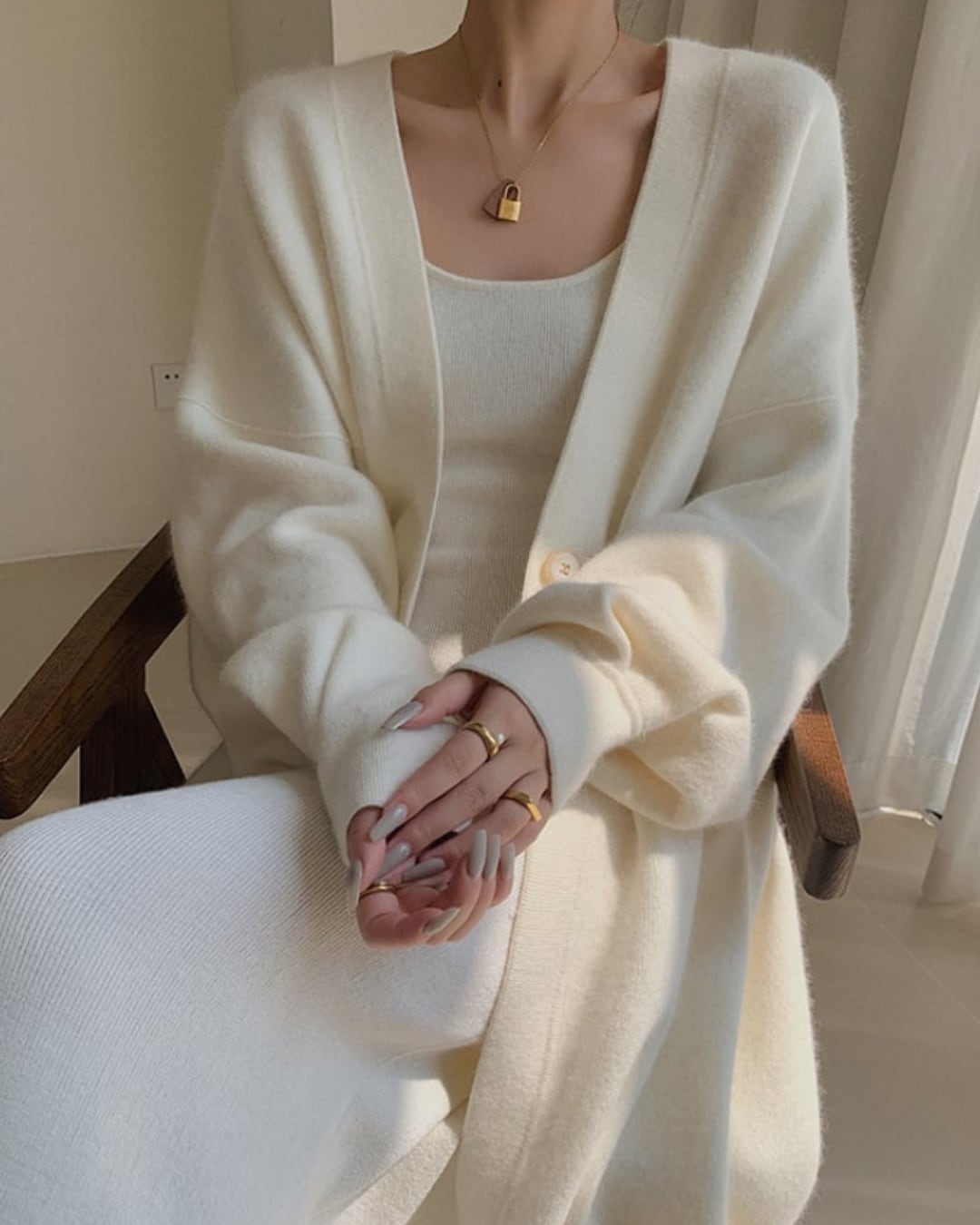 オフホワイトロングカーディガン A30942