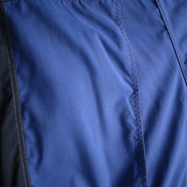 "reversible" bi-color tech design and full pattern fleece design blouson