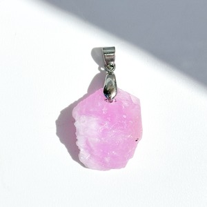ピンクアラゴナイト チャーム01◇ Pink Aragonite Charm ◇天然石・アクセサリーパーツ・鉱物・パワーストーン・インテリア