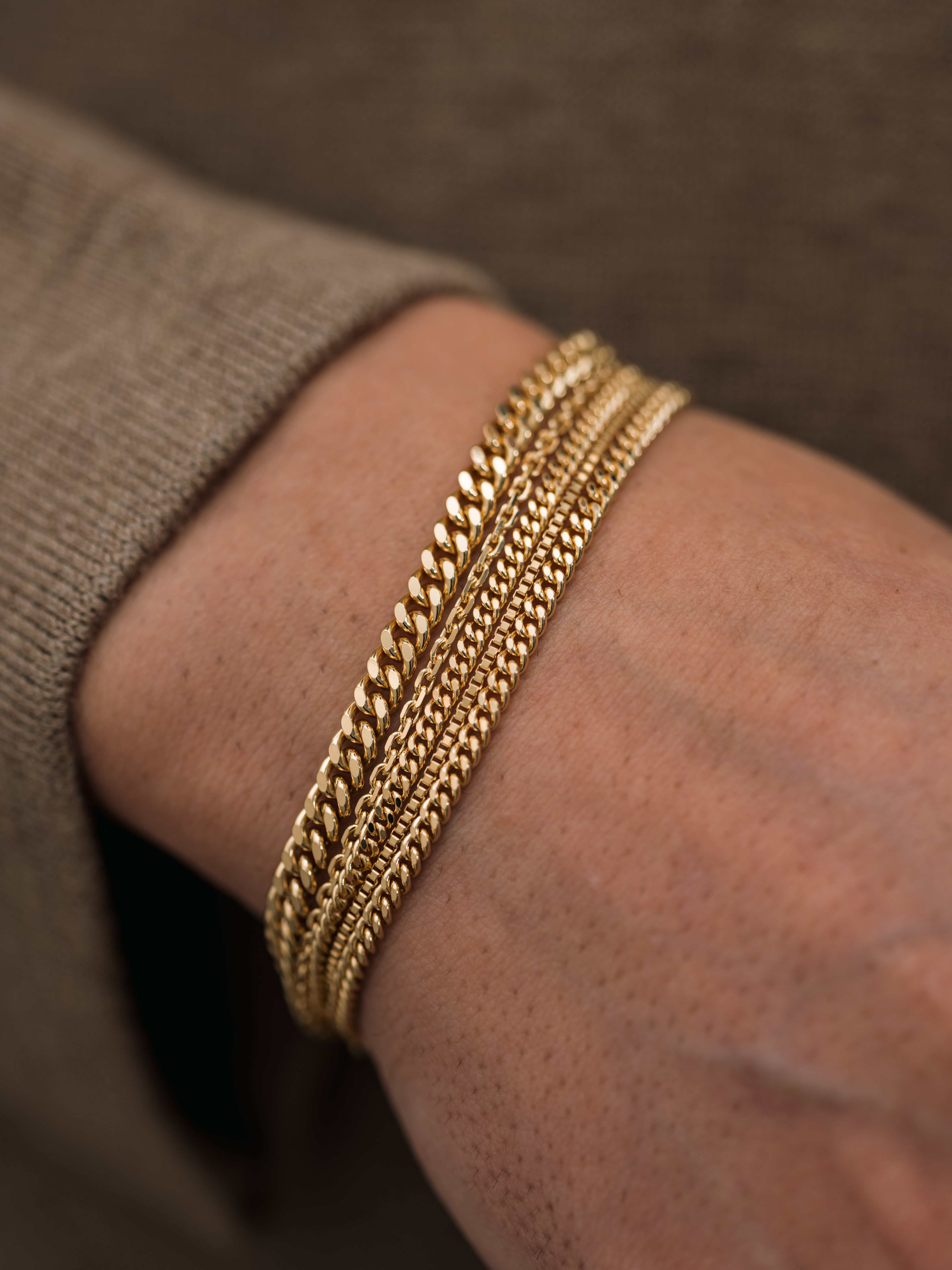 18k Gold Box Chain Bracelet | Fabulous Sounds 18k Gold Box Chain Bracelet | Fabulous Sounds