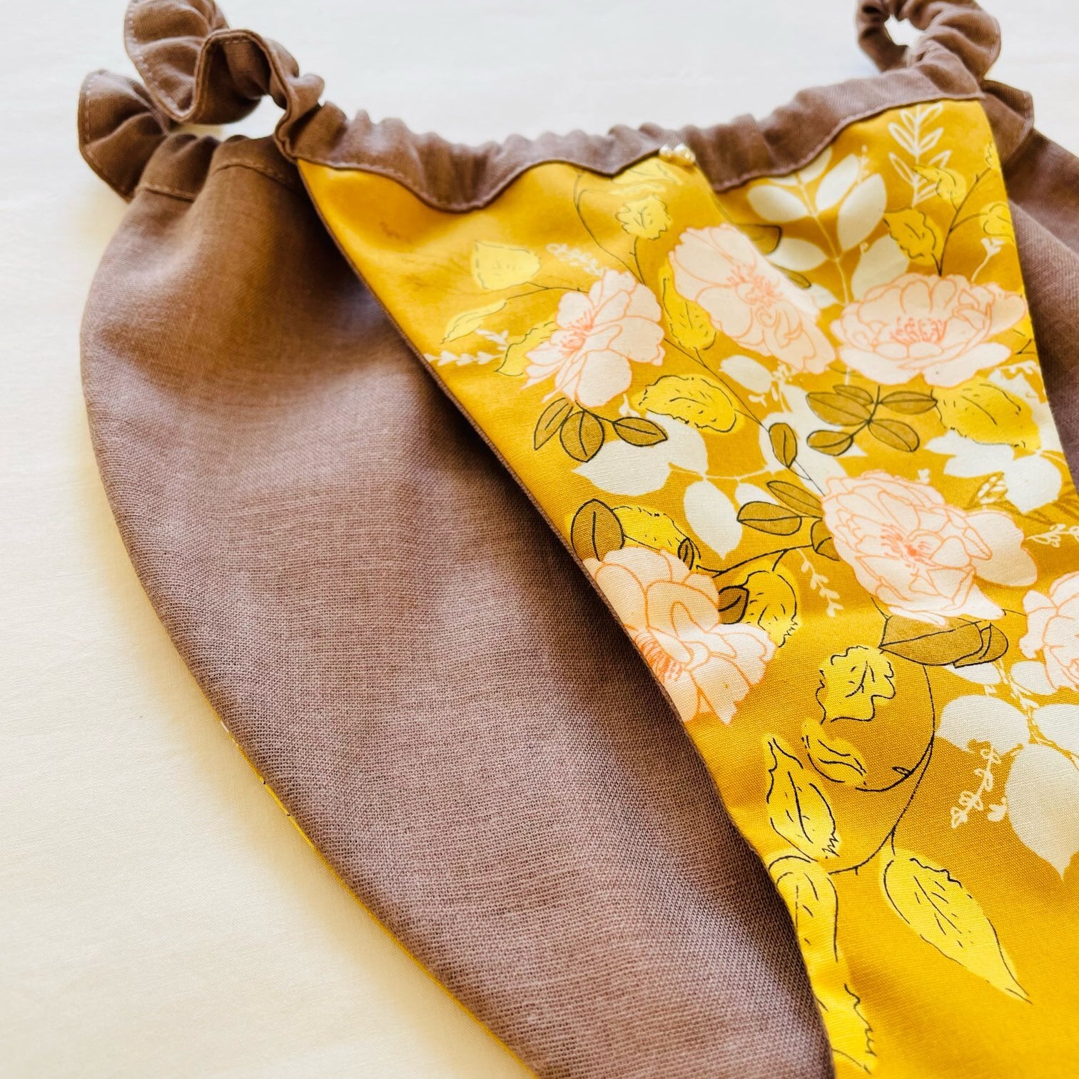 フンティ「銀杏並木」