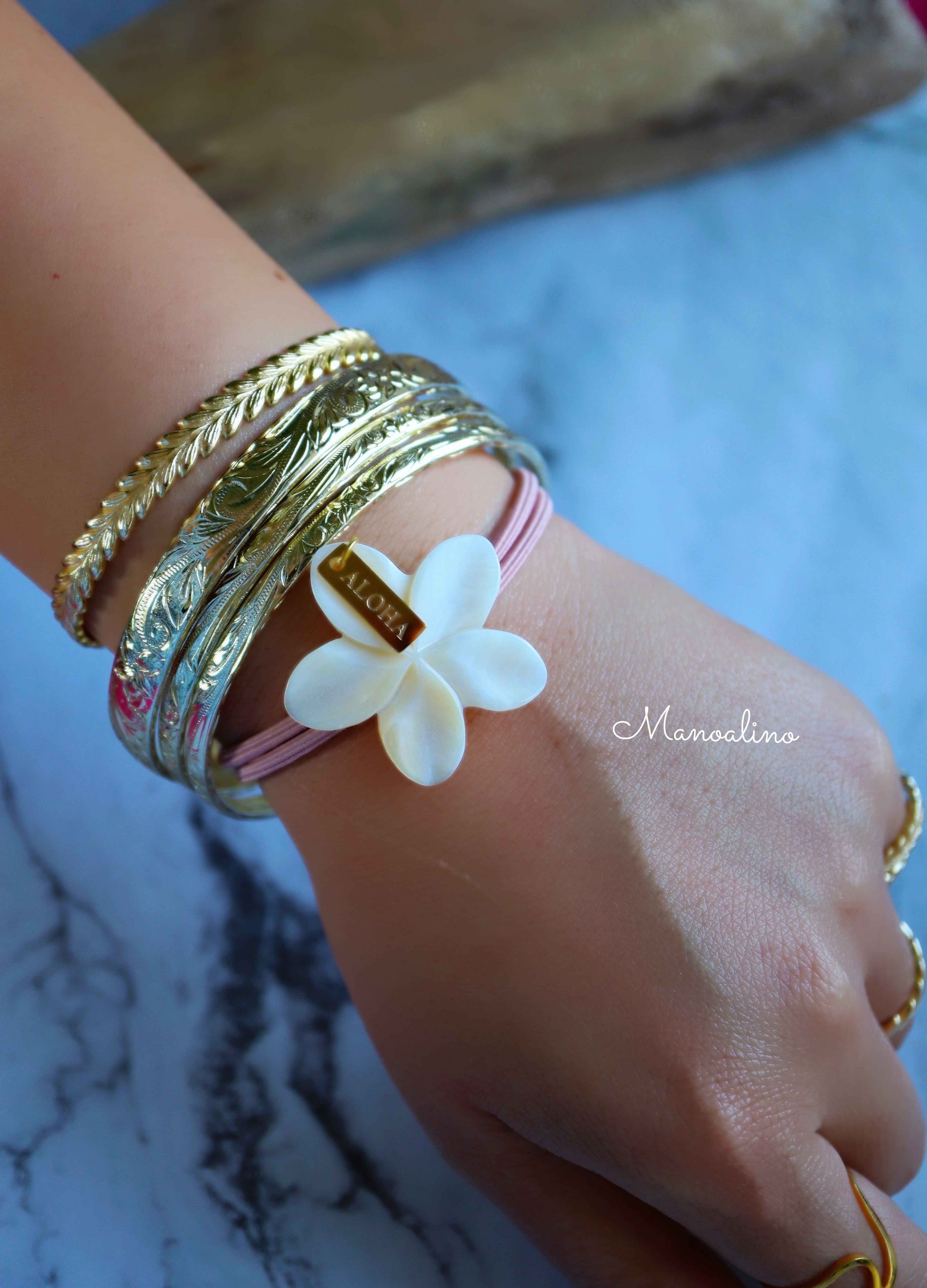 Freshwater shell plumeria hair accessory（淡水シェルプルメリア