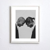 Borother｜信頼と絆を象徴するモノトーンアートポスター｜スーツの二人が交わす静かな敬意｜都会的でモダンな空間に映える一枚｜A3ポスター