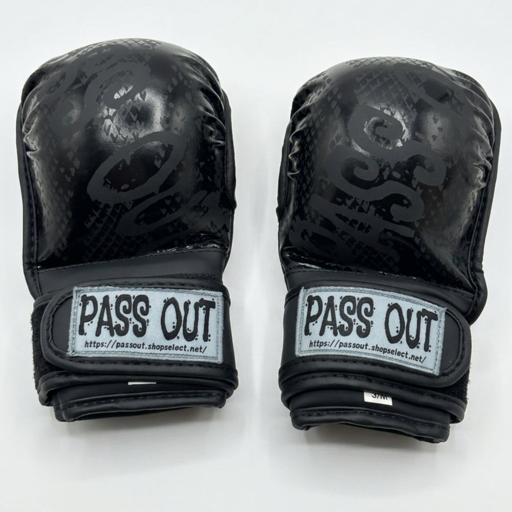 PASS OUT パウンドグローブ [パイソンデザイン] オープンフィンガー