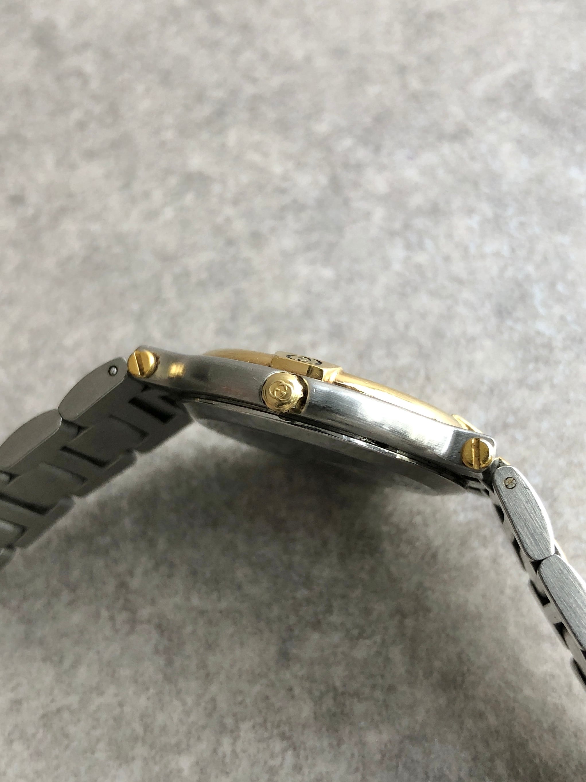 GUCCI グッチ 腕時計 シルバー×ゴールド ロゴ ステンレススチール