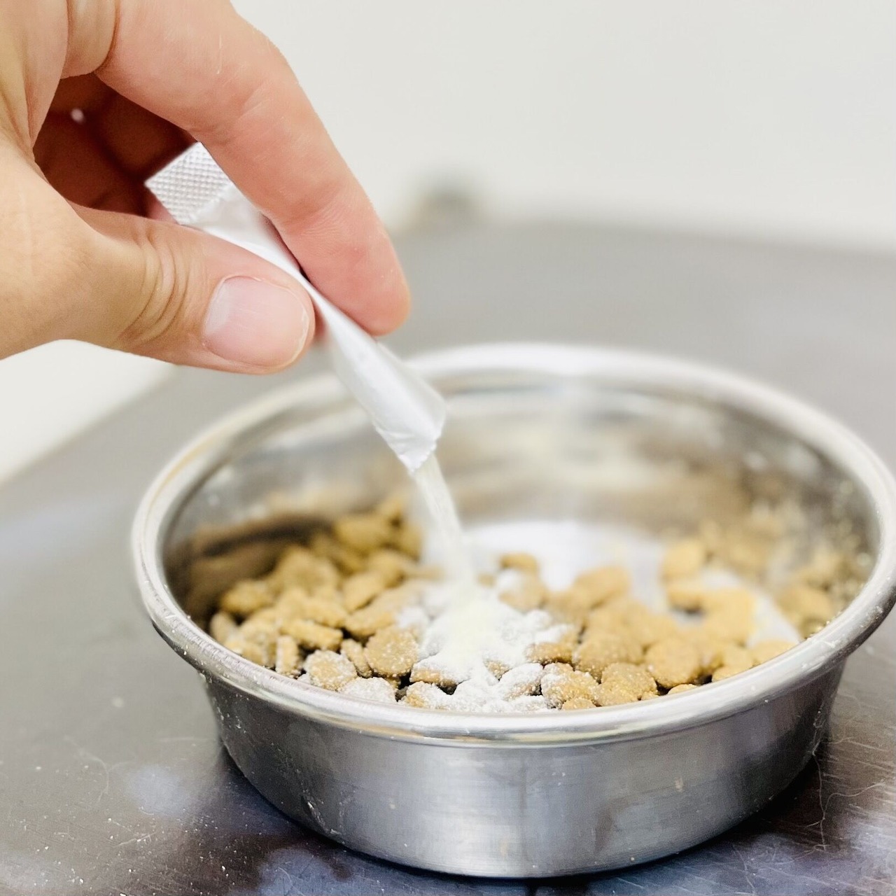 【いつものご飯にかけるだけの簡単"歯磨き"ケア！30包入り（1か月用）】わんにゃんぬーる,歯磨きが苦手な猫の為の乳酸菌サプリメント！ネコポス対応（送料一律330円）！