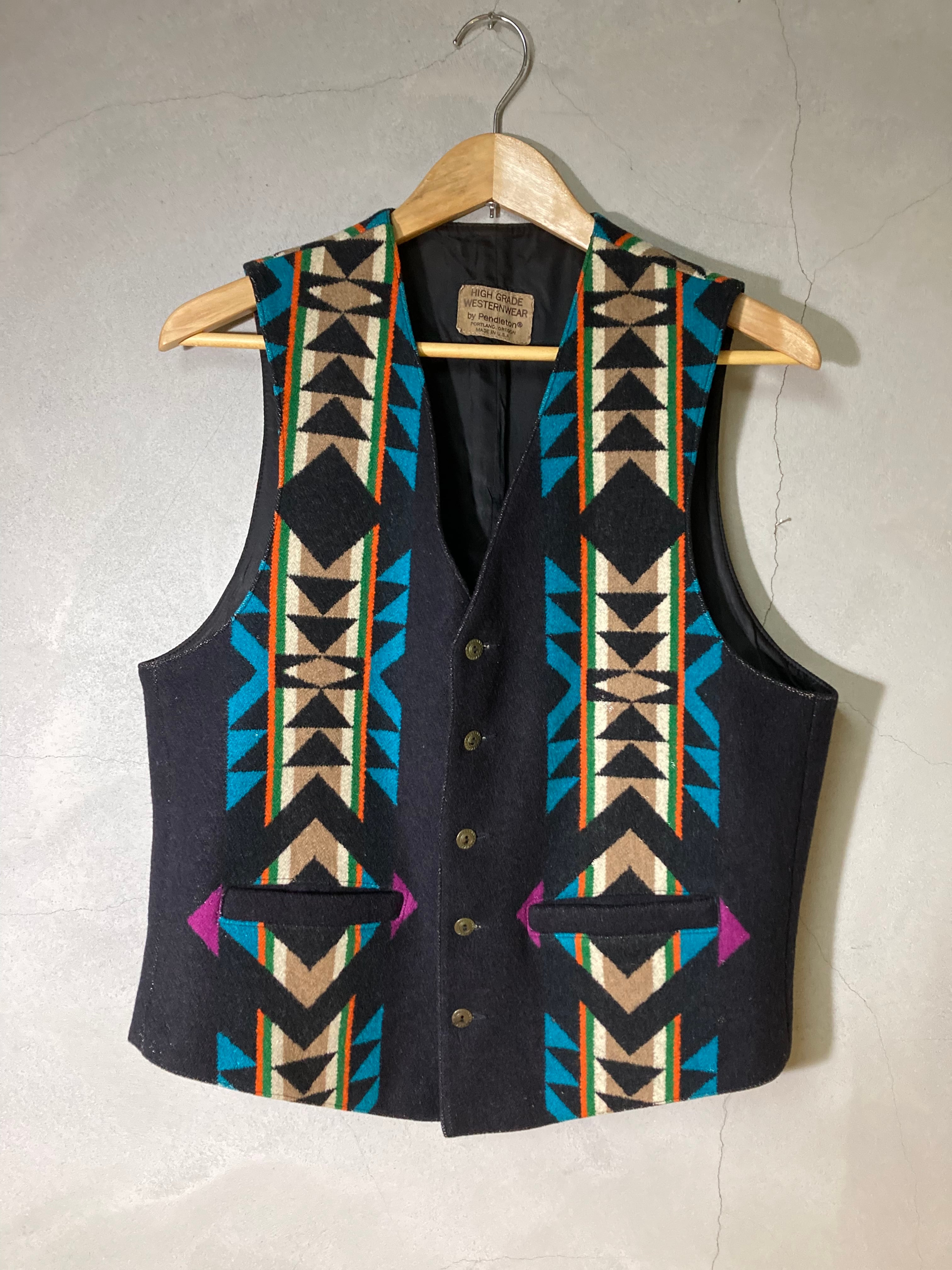 70s PENDELTON WOOL VEST  (beady clothing)