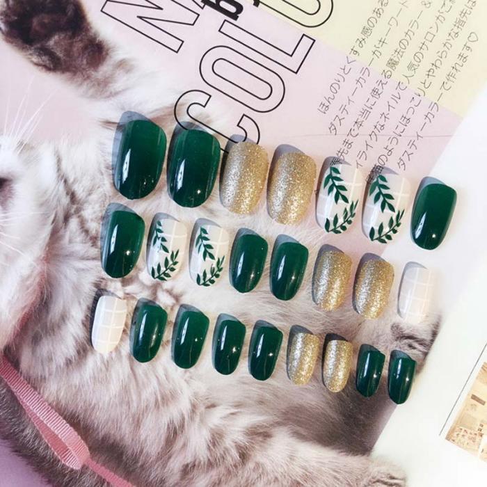 144グリーンとゴールドの葉っぱのネイルチップ(144) | lumierange