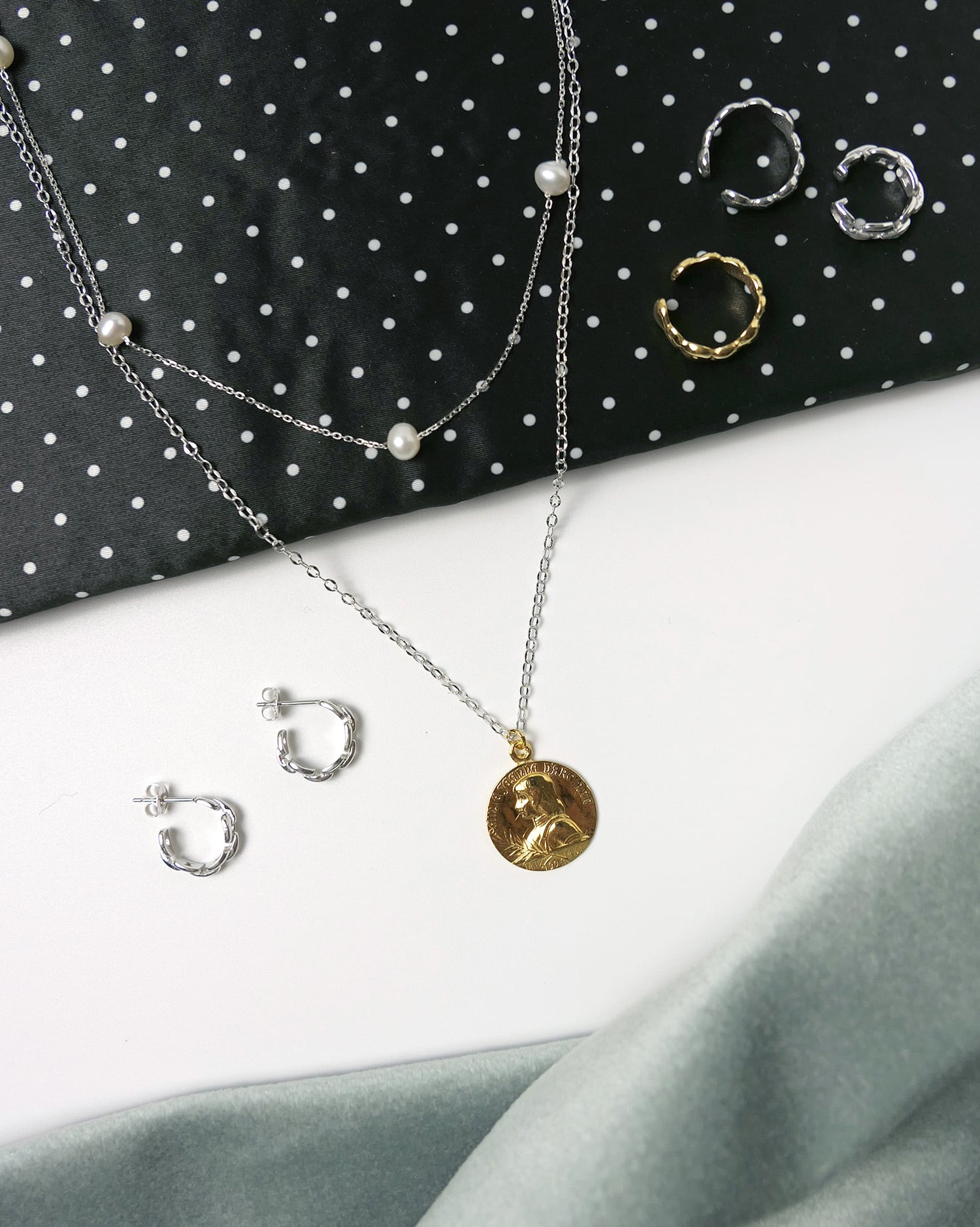 NECKLACE | ジャンヌ・ダルクのネックレス | TRIFLES - トライフルズの