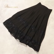 社交ダンス 衣装 Leirena レイリーナ スカート レッスンウェア ブラック系 花柄 バラ柄 レース ラインストーン キラキラ 透け感 シースルー シルバー系 黒 銀 真っ黒 ダンス 練習 レッスン ダンス衣装 練習着 華やか かわいい おしゃれ 上品 大人っぽい 軽やか