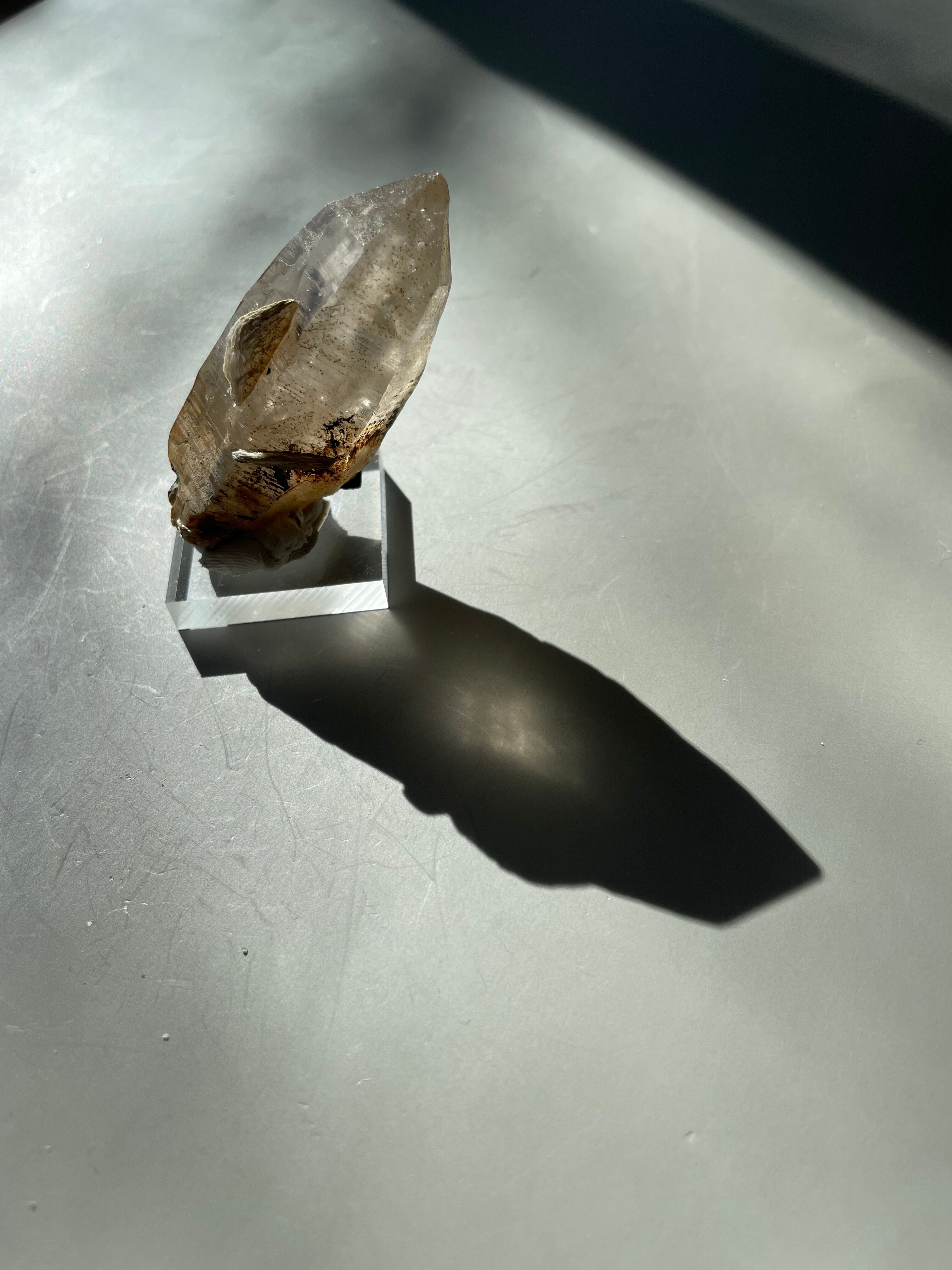 パキスタン　ギルギット　スカルドゥ産　ヒマラヤ水晶　マイカ　ブラックトルマリン　スモーキークォーツ　虹