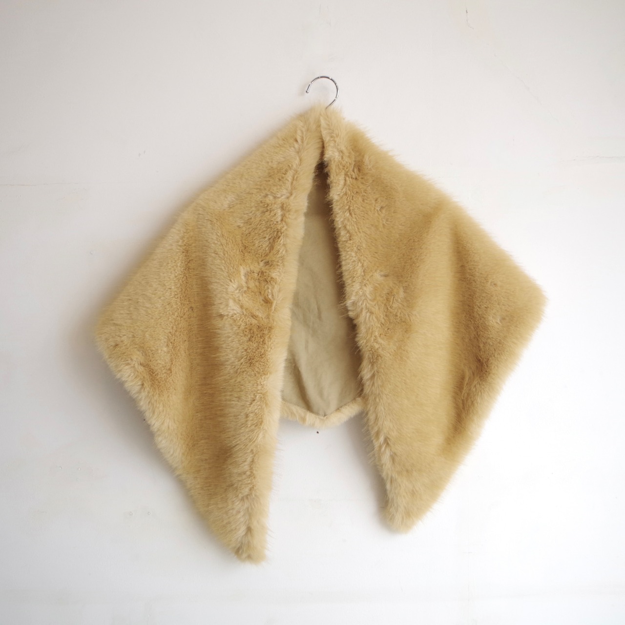 LOEFF  Fur Reversible Triangle Scarf
