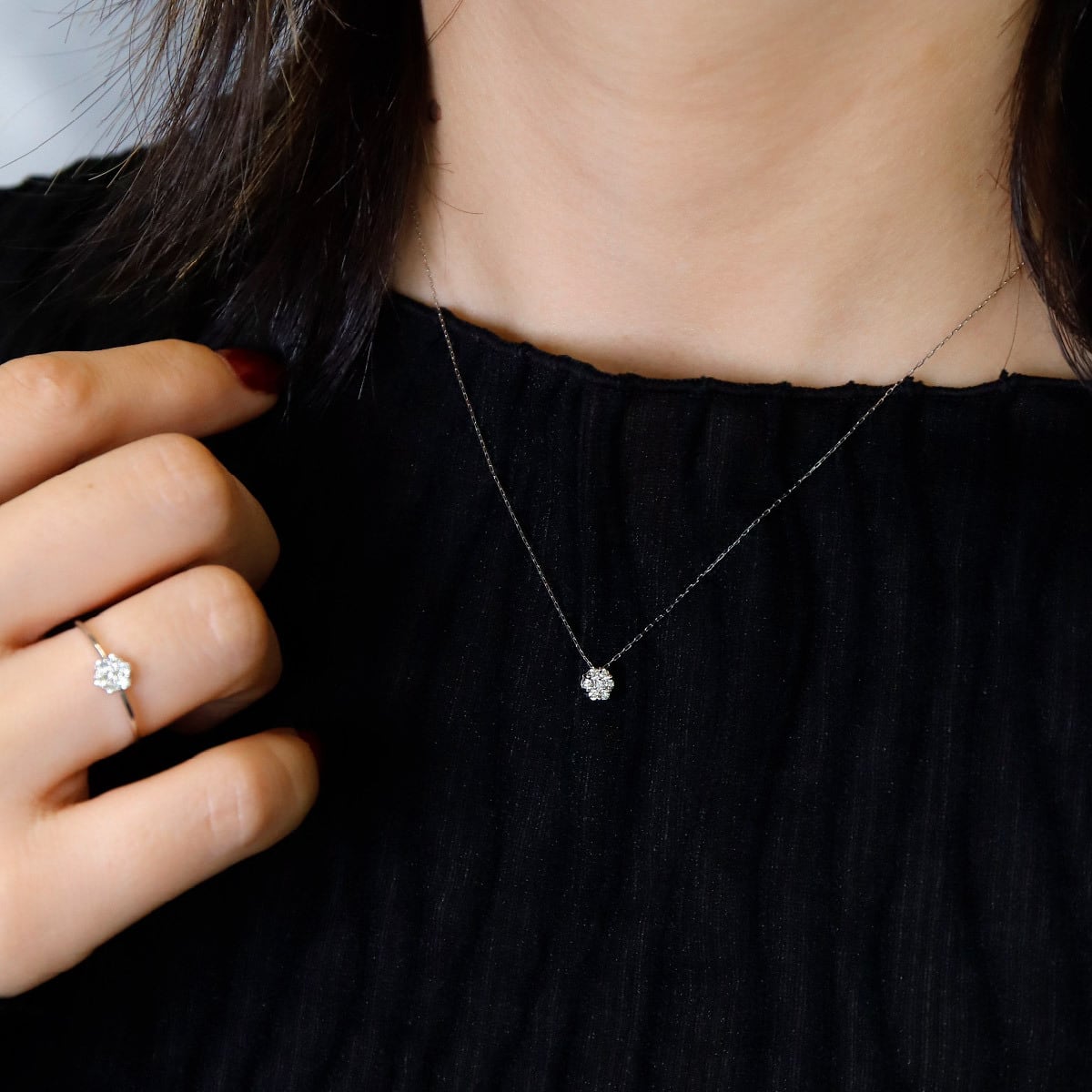 在庫限り】Pt900 ダイヤモンド0.1ct フラワー ネックレスorリング