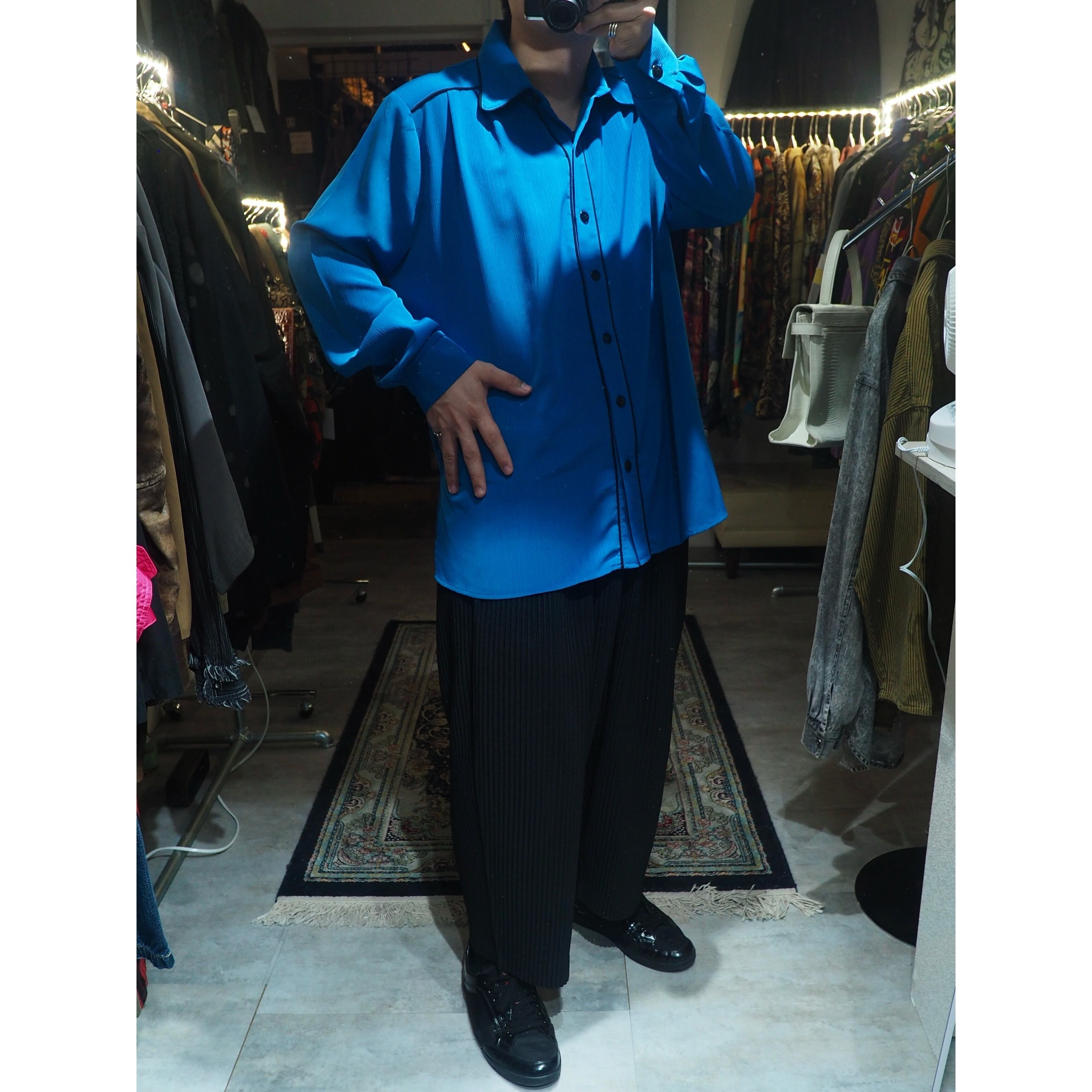 1990s Beautiful Turquoise Blue color vintage Drape loose pleats shirt (made in USA)