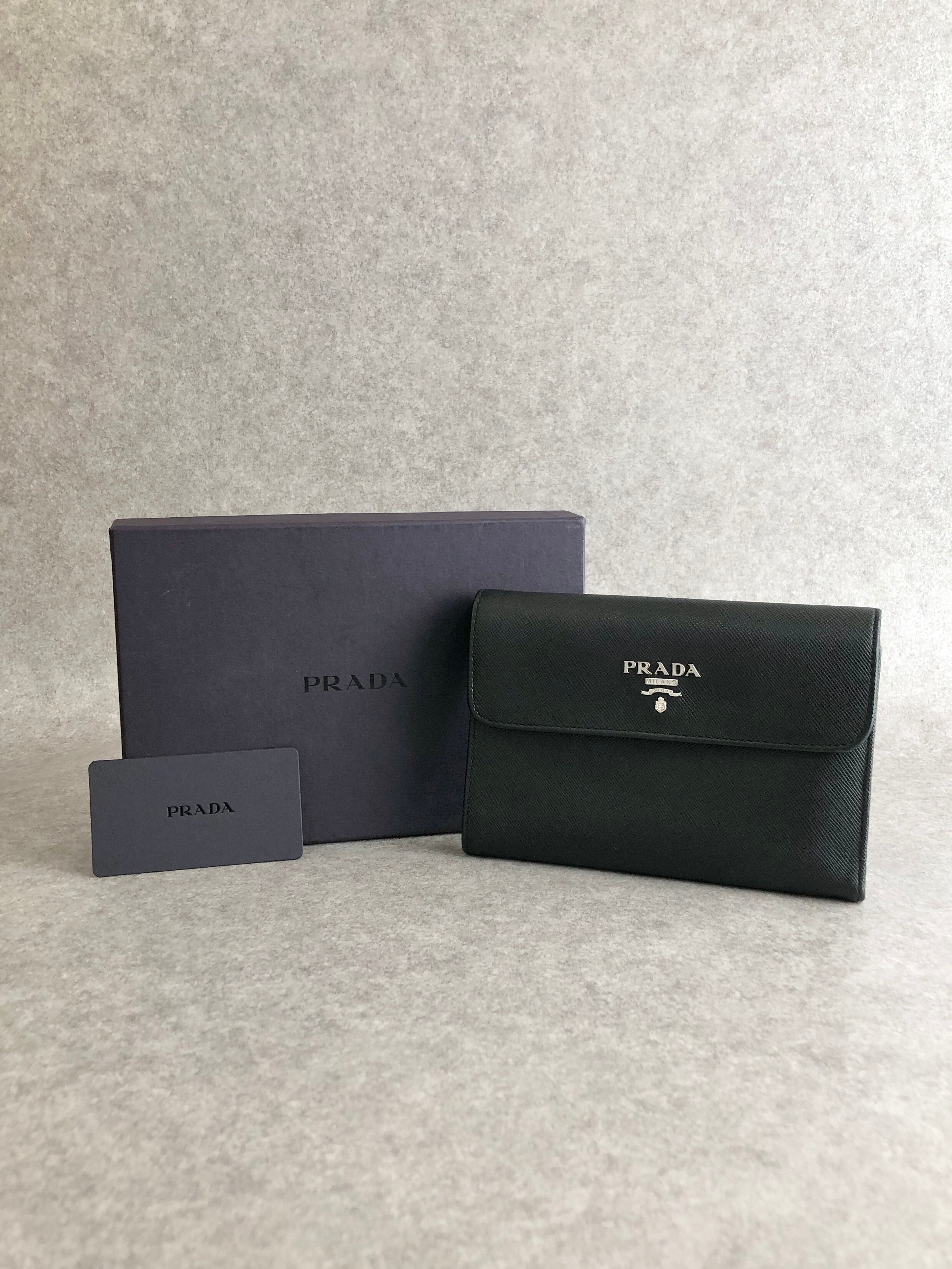 PRADA プラダ 財布 ブラック ロゴ サフィアーノレザー 2つ折り vintage