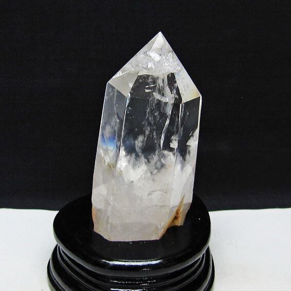 水晶 六角柱 水晶 ポイント 原石 置物 台座付属 一点物 152-4610