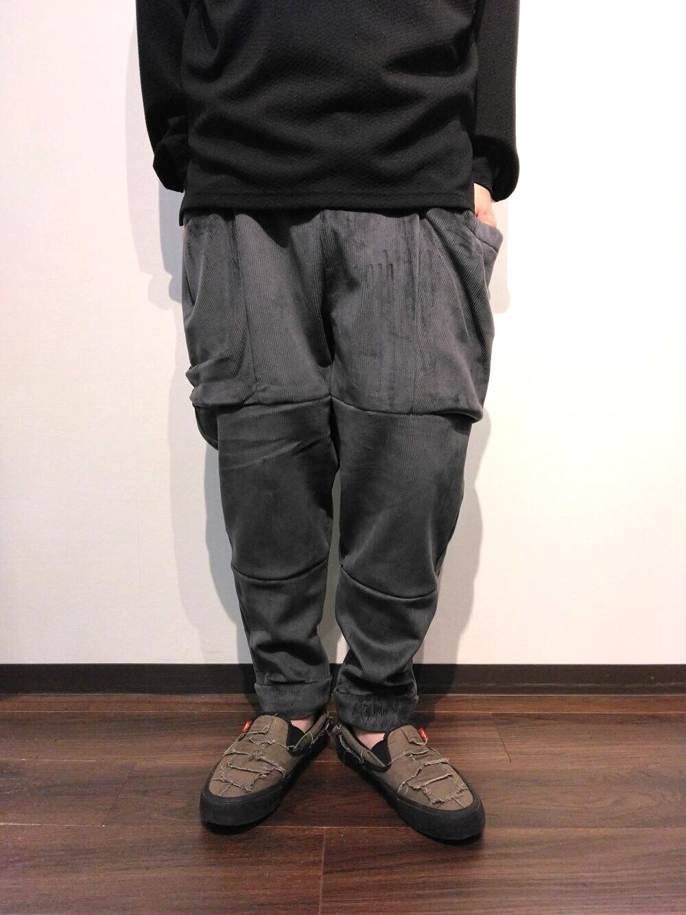 ANGENEHM / Cord jacquard cut sew balloon silhouette pants / アンゲネーム パンツ /  AG01-019acd / CHARCOAL