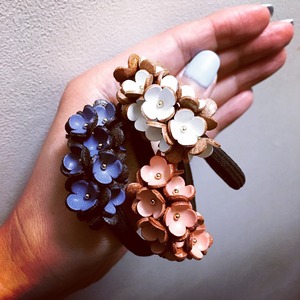 【アウトレット3D立体レザーフラワー】クローバーS(ピン付きタイプ）チョコレートカラー6個セット