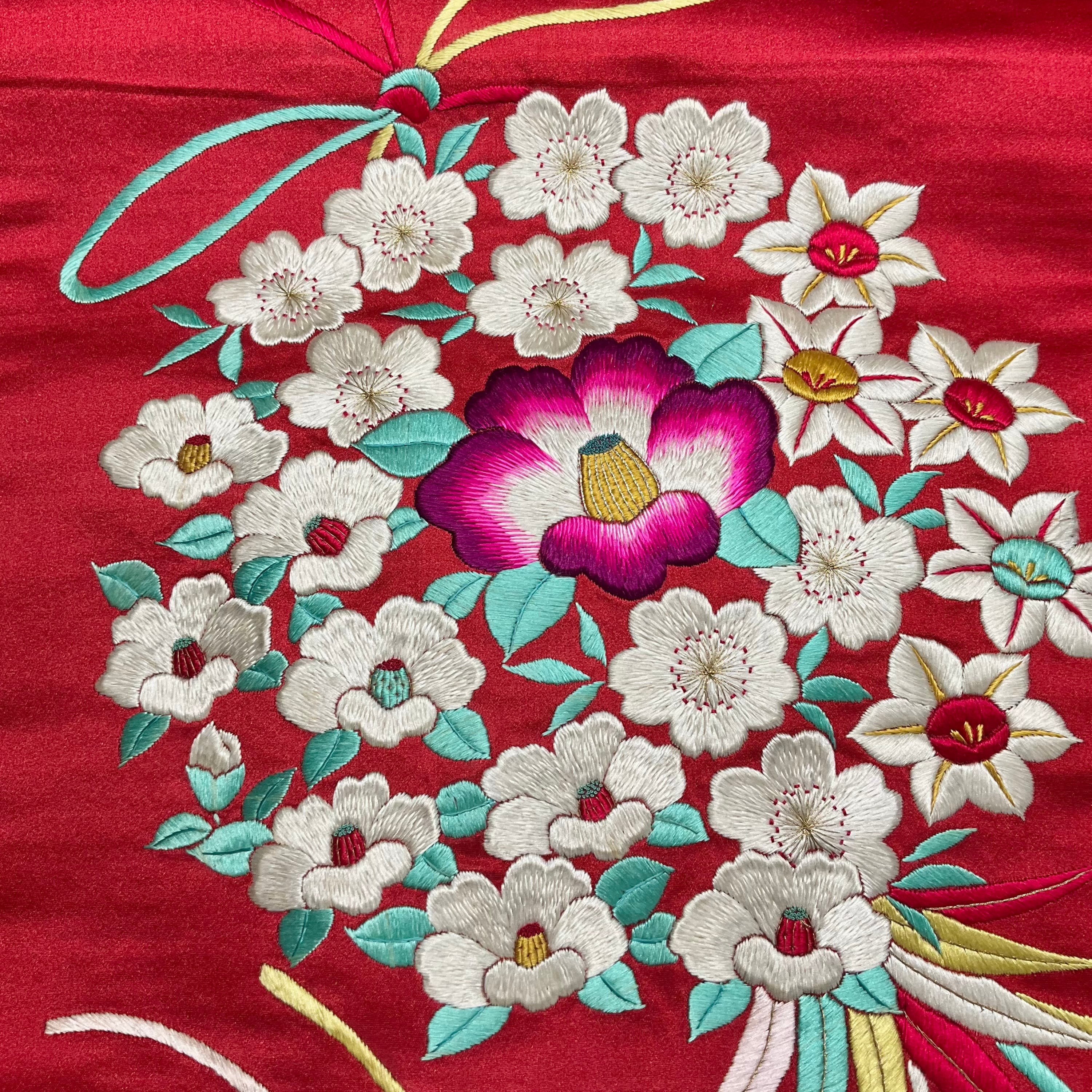 白い花てまり＊刺繍 花薬玉 花鞠 花手毬 紅白 椿 桜 水仙 赤 レッド