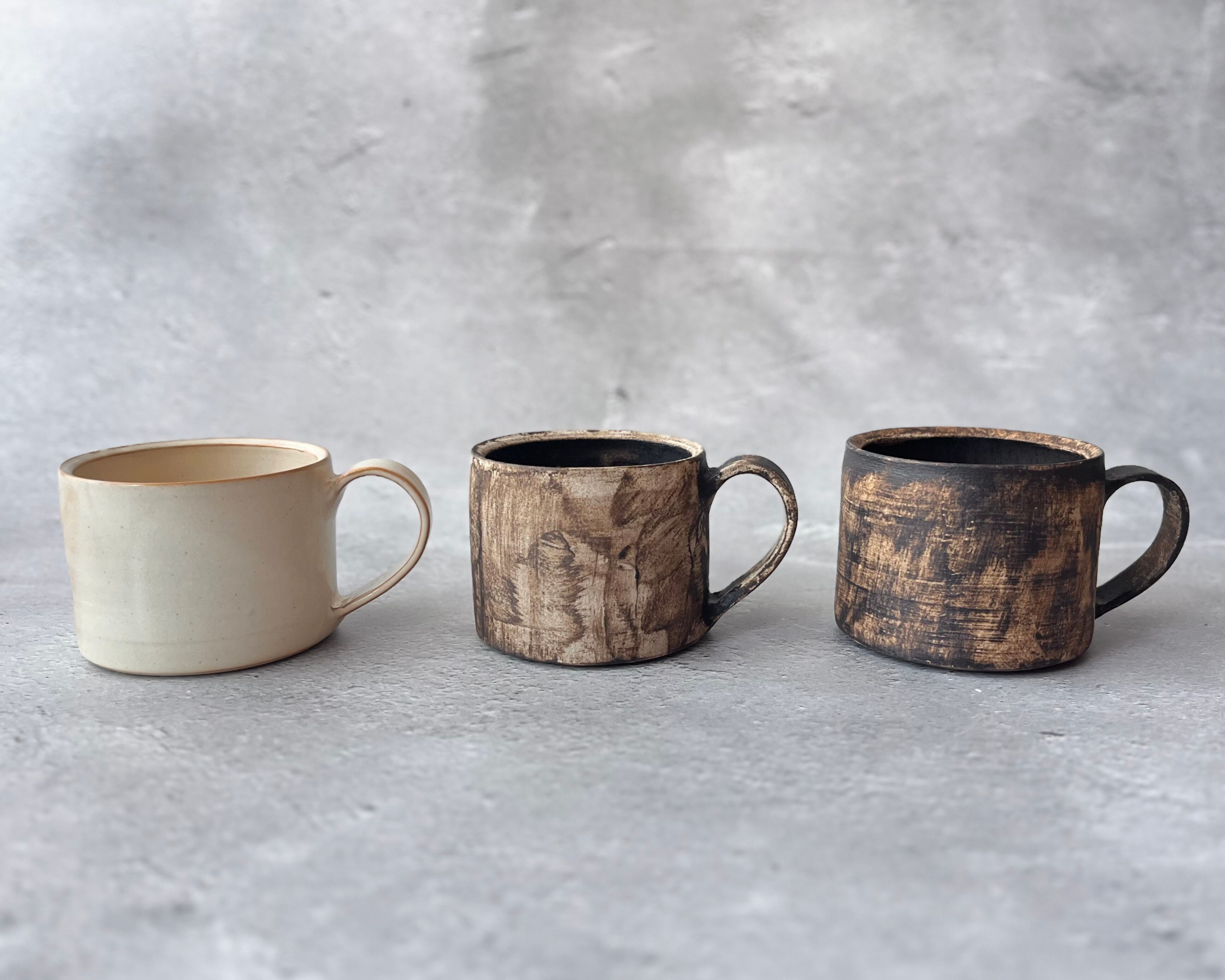 浅めマグカップ ホワイト やちむん / 伊波 祐也 | かがまぐ|アナタに