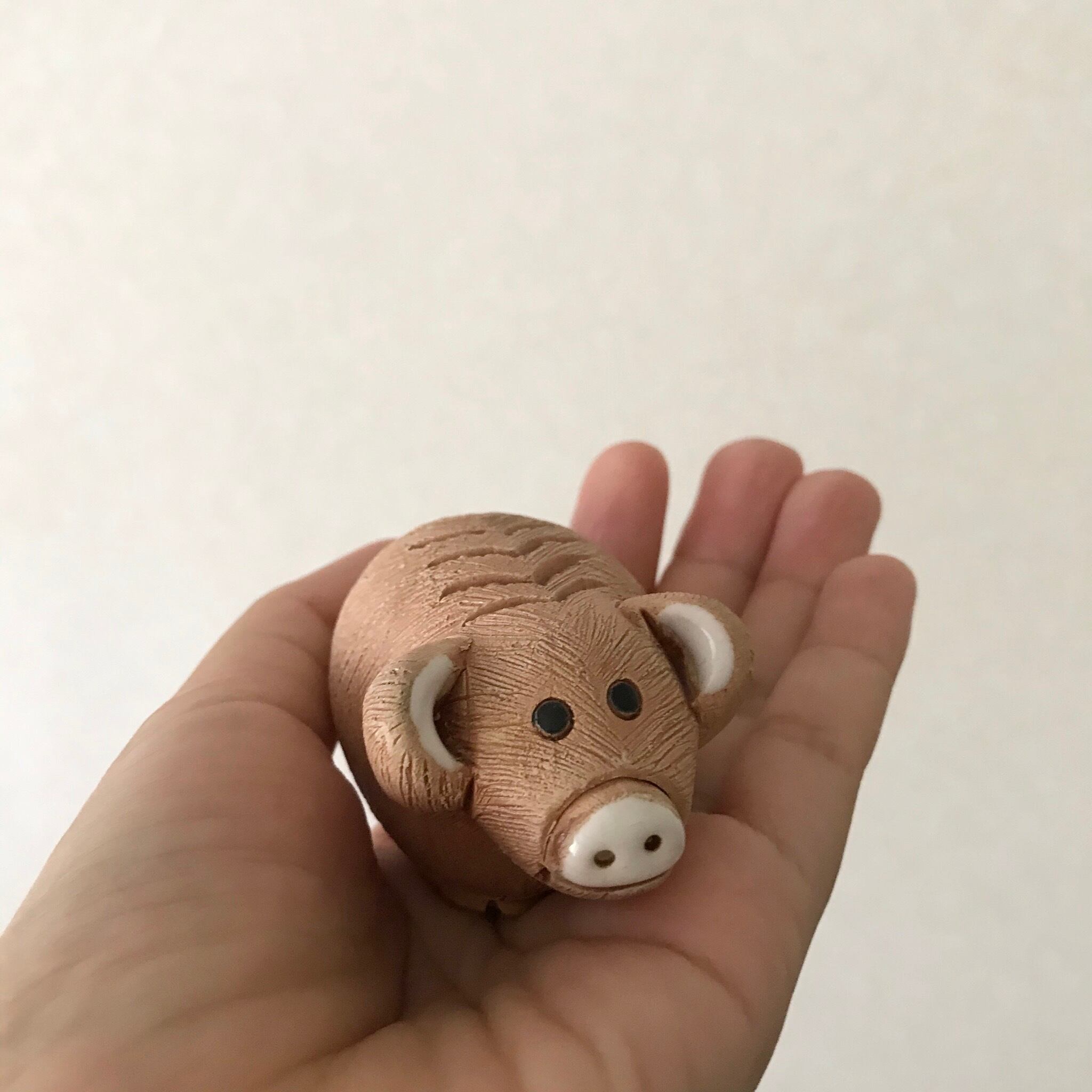 丸っとした子ブタ